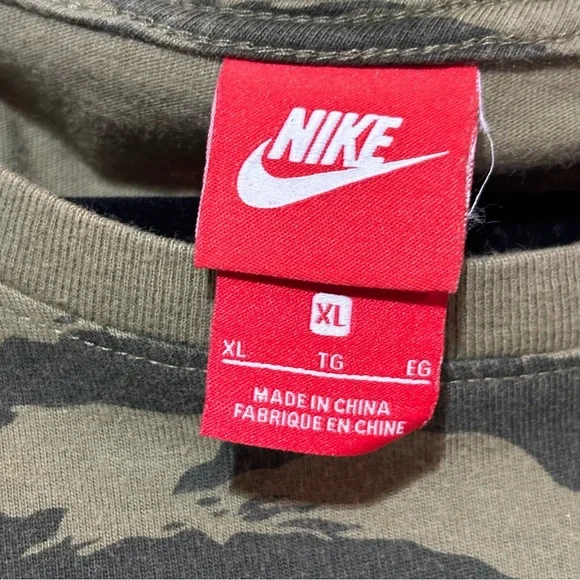 Nike Men’s AOP Swoosh Tee Shirt Olive/White AO0861 222 Size XL